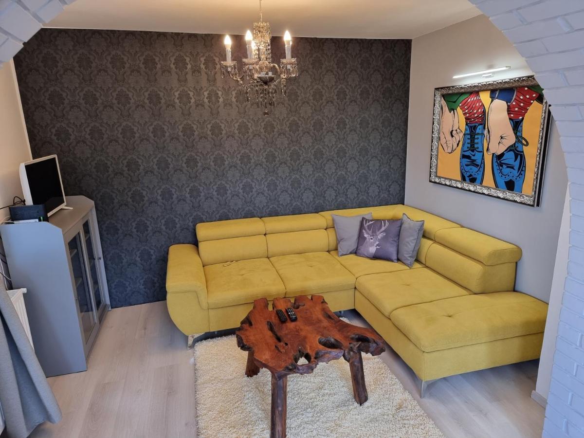 Apartmanhaz 2-6 Fonek Apartment Pecs Bagian luar foto