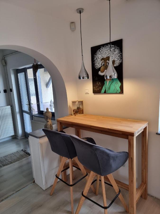 Apartmanhaz 2-6 Fonek Apartment Pecs Bagian luar foto